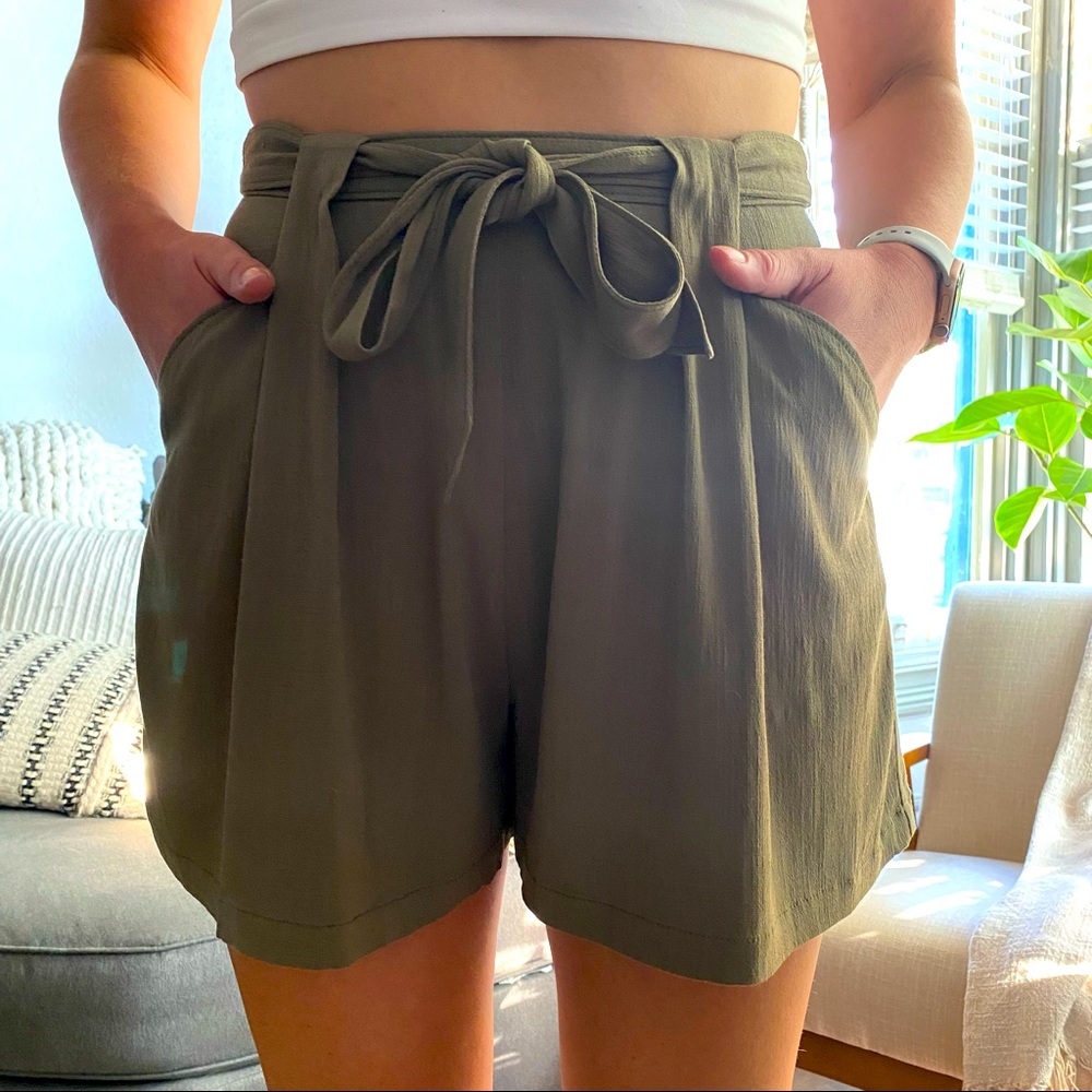 Guess army green shorts